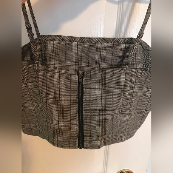 Gray pattern crop top - Picture 3 of 3